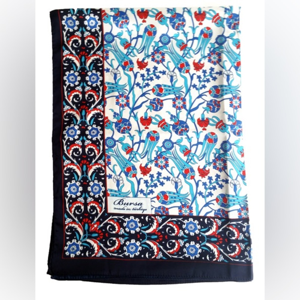 Çınar Otantik Turkish Silk Square Floral Scarf